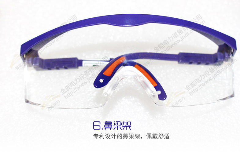 蜜桃国精产品二三三区视频