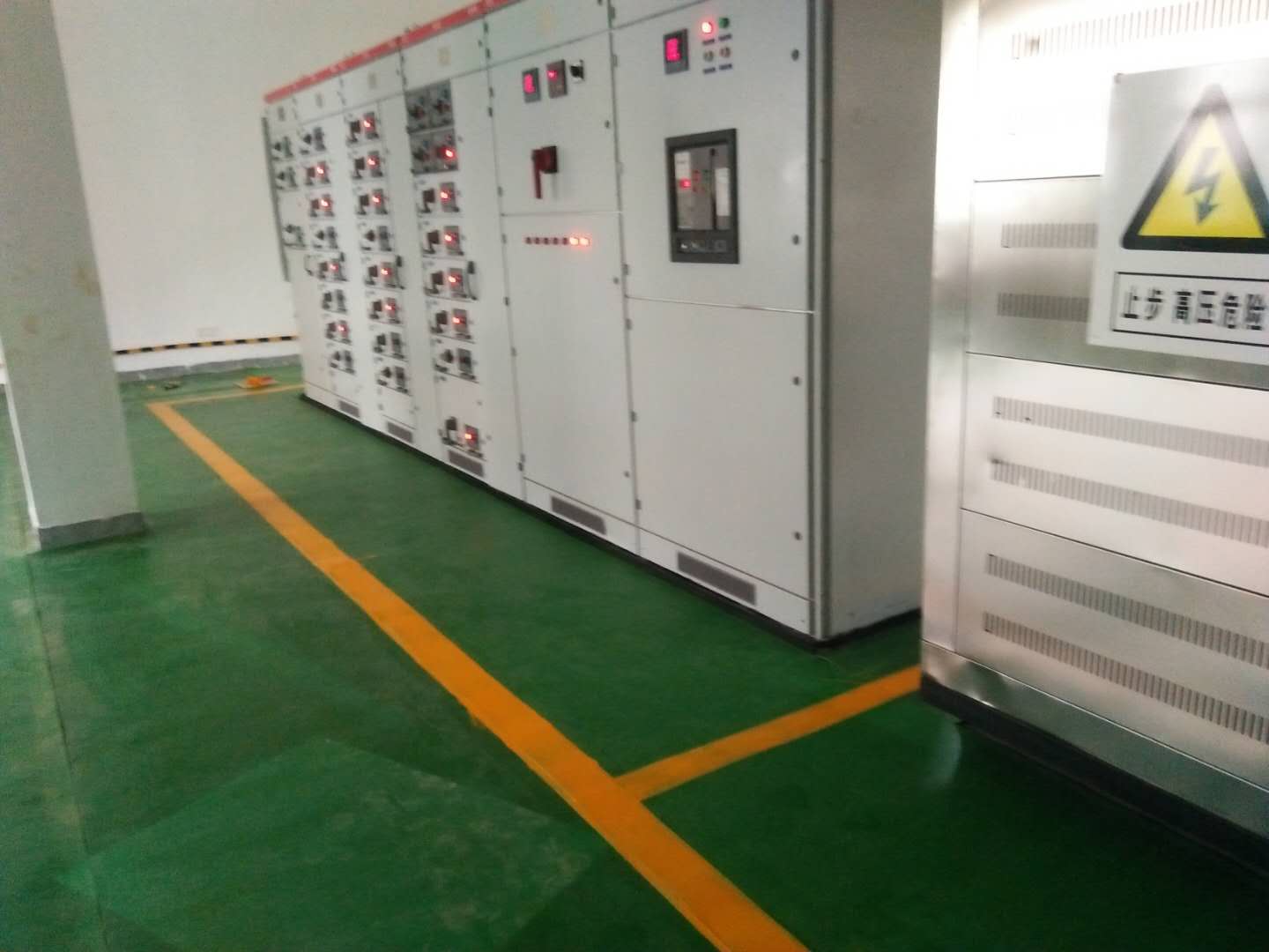 蜜桃国精产品二三三区视频