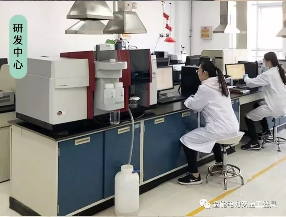 蜜桃国精产品二三三区视频