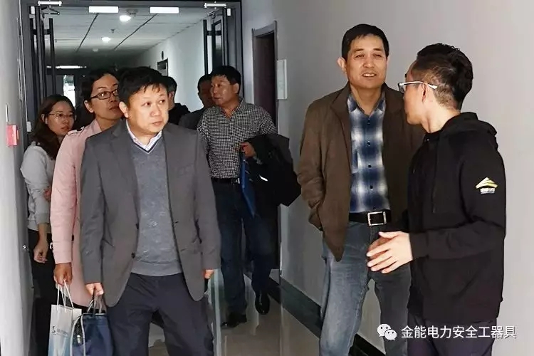 蜜桃国精产品二三三区视频