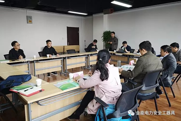 蜜桃国精产品二三三区视频