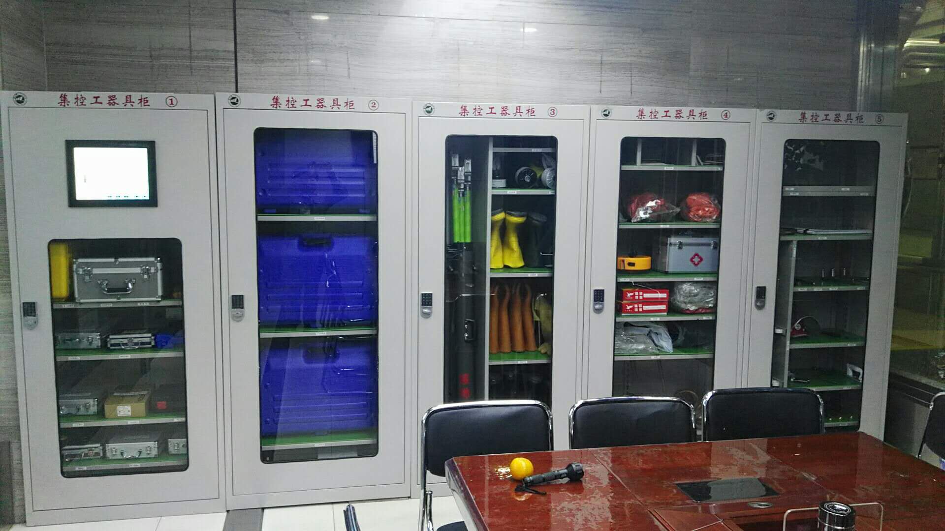 蜜桃国精产品二三三区视频
