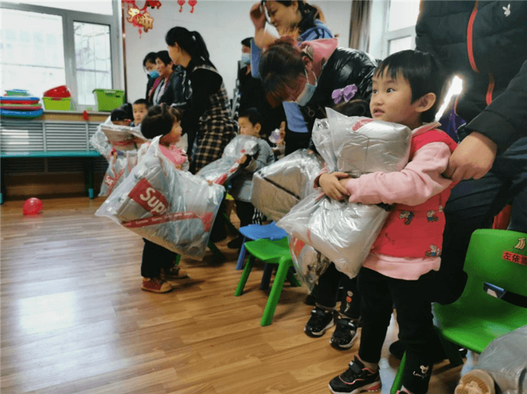 蜜桃国精产品二三三区视频