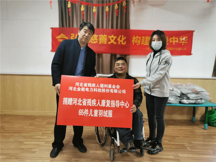 蜜桃国精产品二三三区视频