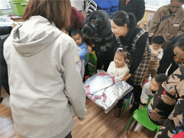 蜜桃国精产品二三三区视频
